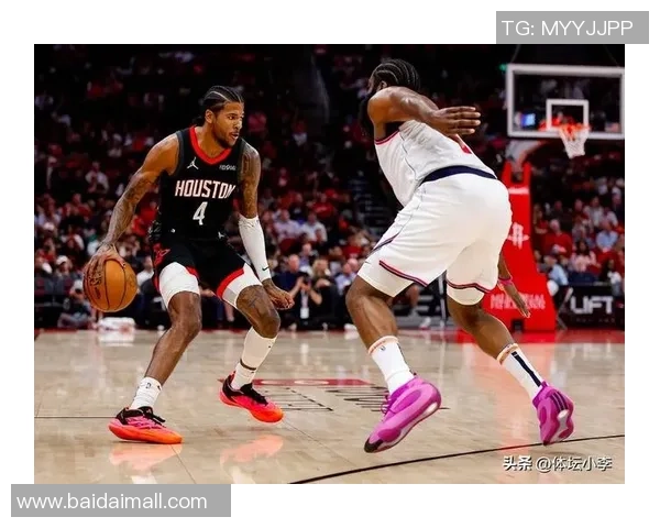 火箭队与快船队激战第六场争夺季后赛晋级机会的精彩对决